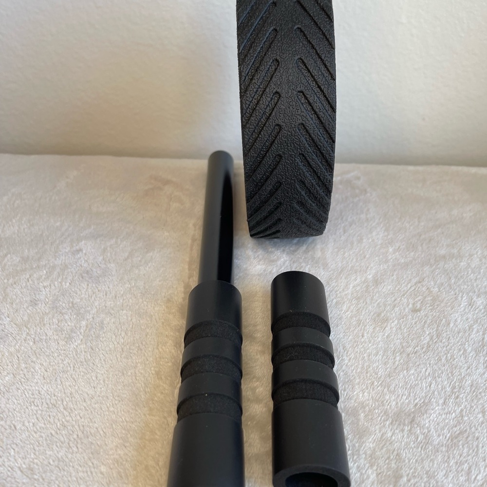 TKO Abs Wheel Core Trainer in Black and Red‎ - Picture 4 of 6